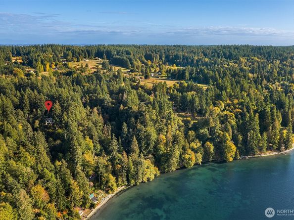 12423 SW 151st St, Vashon WA 98070