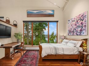 12423 SW 151st St, Vashon WA 98070