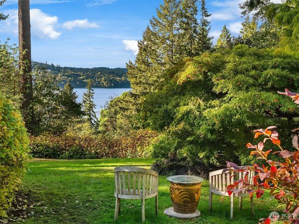 12423 SW 151st St, Vashon WA 98070