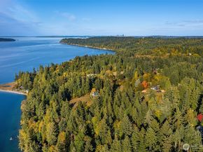 12423 SW 151st St, Vashon WA 98070