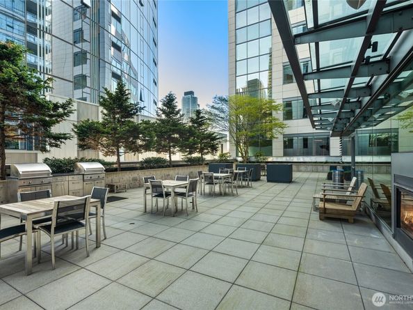 820 Blanchard Street 1609, Seattle WA 98121