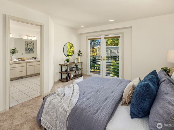 112 9th Lane 112, Kirkland WA 98033