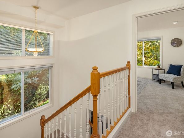 112 9th Lane 112, Kirkland WA 98033
