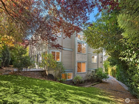 112 9th Lane 112, Kirkland WA 98033
