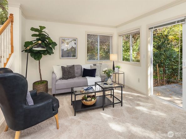 112 9th Lane 112, Kirkland WA 98033