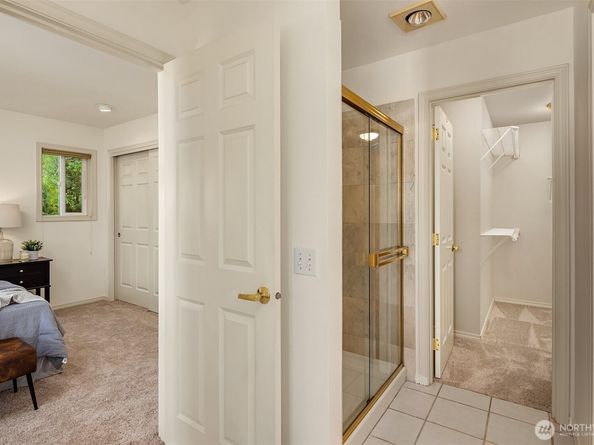 112 9th Lane 112, Kirkland WA 98033
