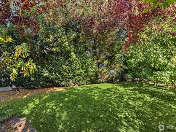 112 9th Lane 112, Kirkland WA 98033