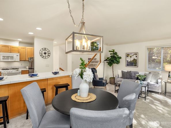 112 9th Lane 112, Kirkland WA 98033