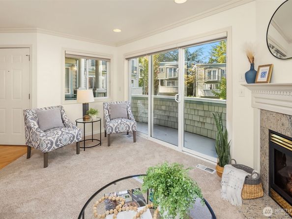 112 9th Lane 112, Kirkland WA 98033