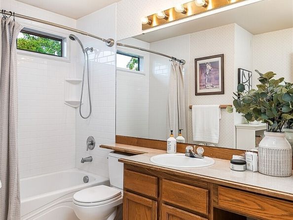 1809 136th Place SE, Bellevue WA 98005