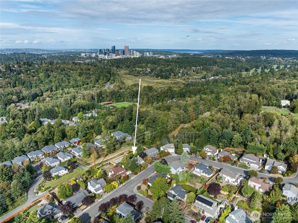 1809 136th Place SE, Bellevue WA 98005
