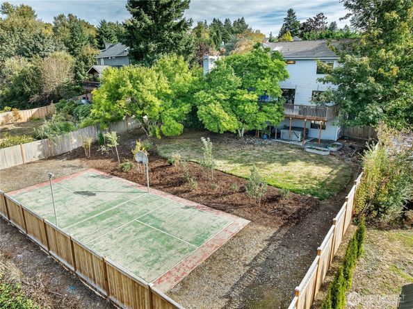 1809 136th Place SE, Bellevue WA 98005