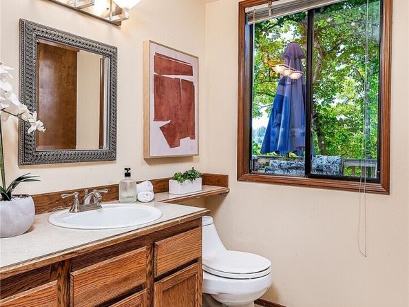 1809 136th Place SE, Bellevue WA 98005