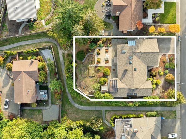 1672 185th Avenue NE, Bellevue WA 98008