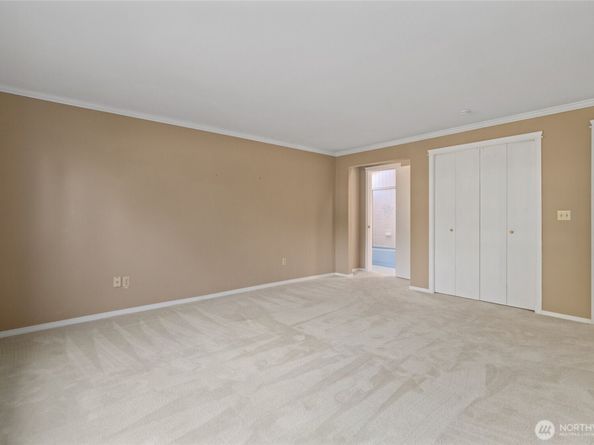 1672 185th Avenue NE, Bellevue WA 98008