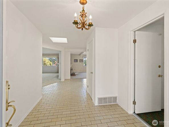 1672 185th Avenue NE, Bellevue WA 98008