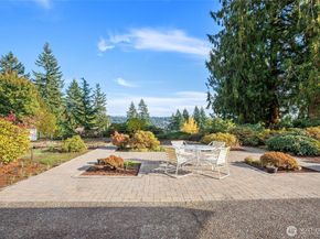 1672 185th Avenue NE, Bellevue WA 98008