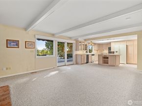 1672 185th Avenue NE, Bellevue WA 98008