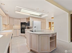 1672 185th Avenue NE, Bellevue WA 98008