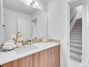 1722 NW 60th Street, Seattle WA 98107