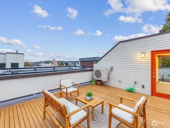 1722 NW 60th Street, Seattle WA 98107
