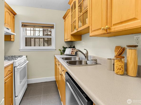 516 E Thomas Street 105, Seattle WA 98102
