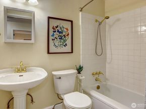516 E Thomas Street 105, Seattle WA 98102