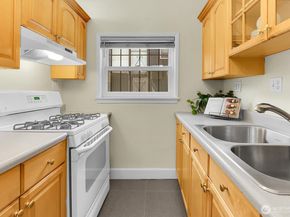 516 E Thomas Street 105, Seattle WA 98102