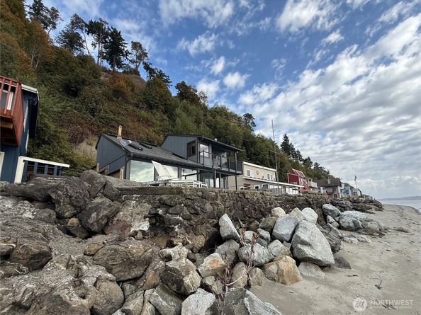 11 H  South Beach, Hat Island WA 98206