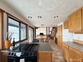 11 H  South Beach, Hat Island WA 98206