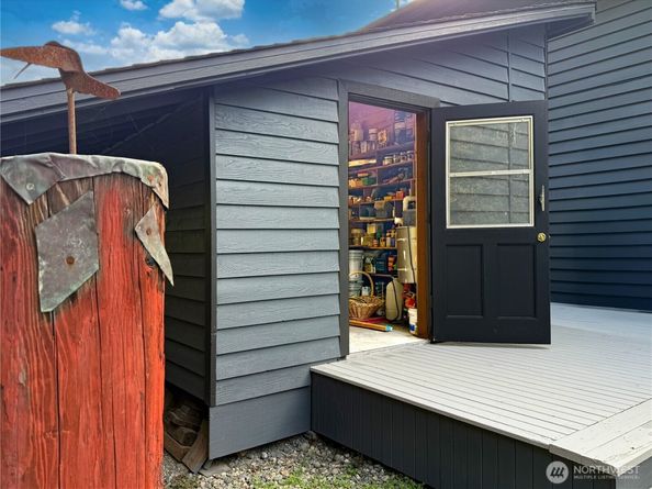 11 H  South Beach, Hat Island WA 98206