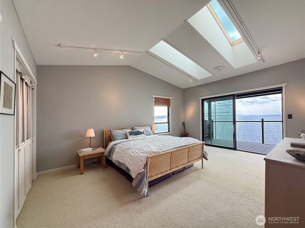 11 H  South Beach, Hat Island WA 98206
