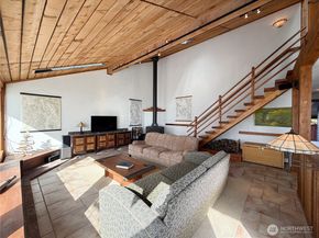 11 H  South Beach, Hat Island WA 98206