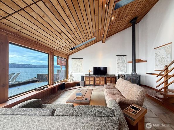 11 H  South Beach, Hat Island WA 98206
