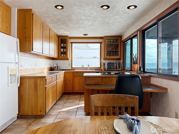 11 H  South Beach, Hat Island WA 98206