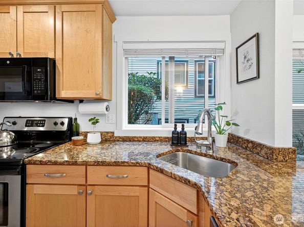 8615 238th Street SW B101, Edmonds WA 98026