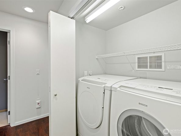 5589 SE Lakemont Blvd SE 1702, Bellevue WA 98006