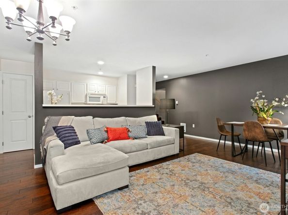 5589 SE Lakemont Blvd SE 1702, Bellevue WA 98006