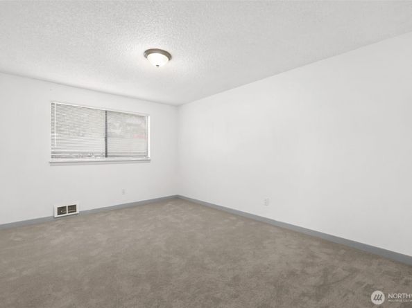 1735 Park Avenue B207, Bremerton WA 98337