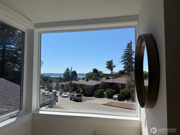 8800 41st Avenue SW, Seattle WA 98136