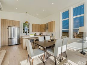 8800 41st Avenue SW, Seattle WA 98136