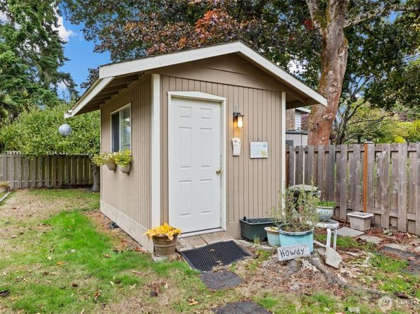 2148 N 183rd Place, Shoreline WA 98133