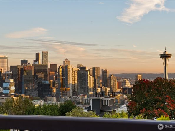 201 Galer Street 304, Seattle WA 98109