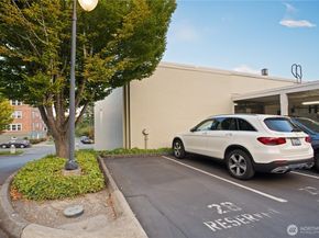 201 Galer Street 304, Seattle WA 98109