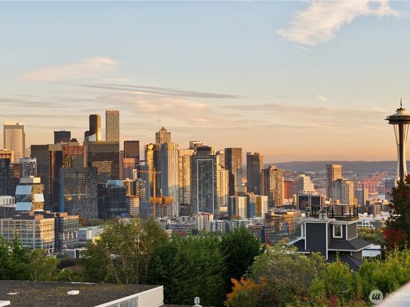 201 Galer Street 304, Seattle WA 98109