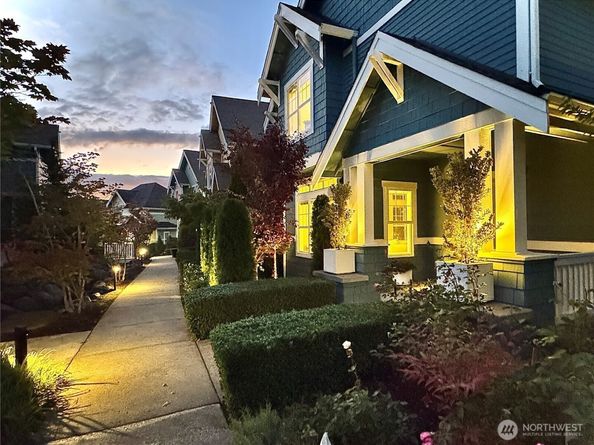 1912 NE Kincaid Walk, Issaquah WA 98029