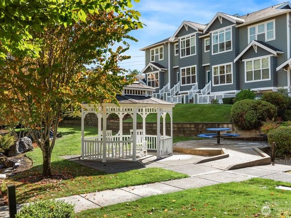 1912 NE Kincaid Walk, Issaquah WA 98029