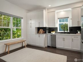 1912 NE Kincaid Walk, Issaquah WA 98029