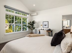 1912 NE Kincaid Walk, Issaquah WA 98029