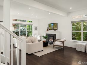 1912 NE Kincaid Walk, Issaquah WA 98029